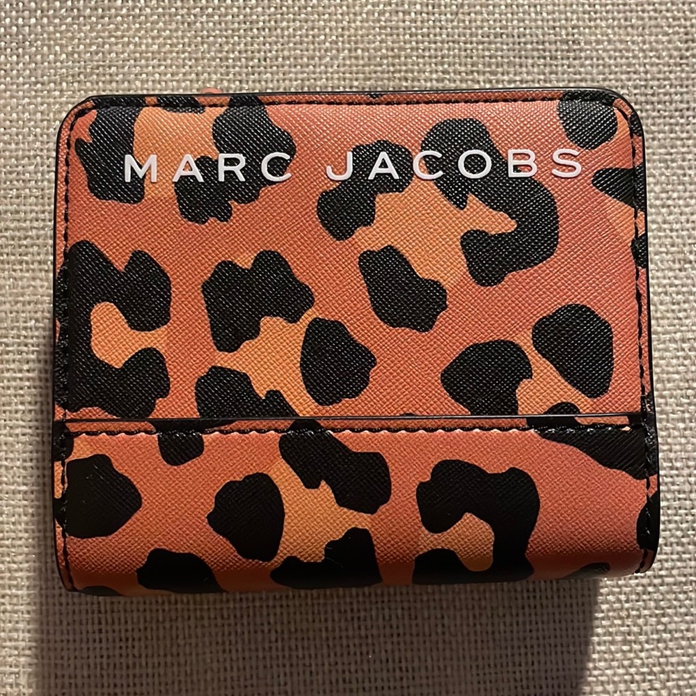 Marc Jacobs leopard print small compact wallet